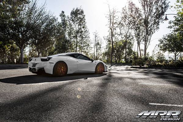 Фото дисков MRR FS01 Красный глянец на Ferrari 458