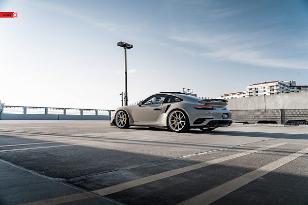 Фото дисков Anrky AN12 Глянцевый лак на Porsche 911 VII