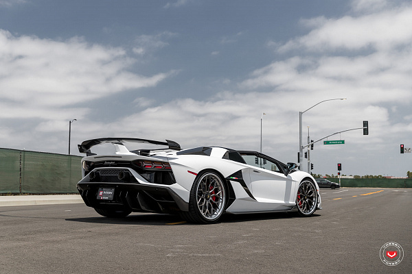 Фото дисков Vossen S17-01 (3-Piece) Глянцевый темный лак на Lamborghini Aventador