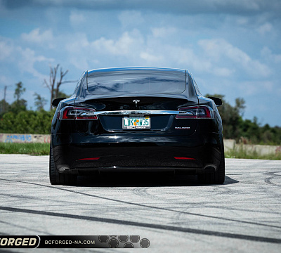 Фото дисков BC Forged HCA381 на Tesla Model S