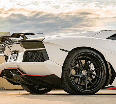 Фото дисков Strasse Wheels SM5R Deep Concave FS на Lamborghini Aventador