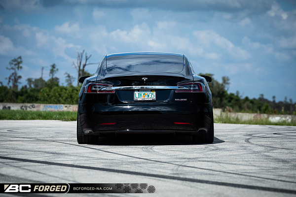 Фото дисков BC Forged HCA381 Глянцевый тонированный лак на Tesla Model S