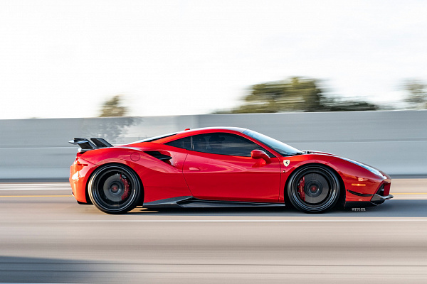 Фото дисков Strasse Wheels SV5 Deep Concave FS Другой цвет на Ferrari 488