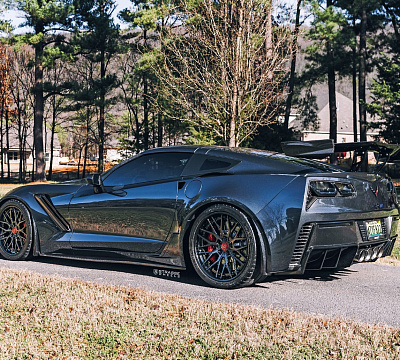 Фото дисков Strasse Wheels SV10M Deep Concave FS на Chevrolet Corvette C7