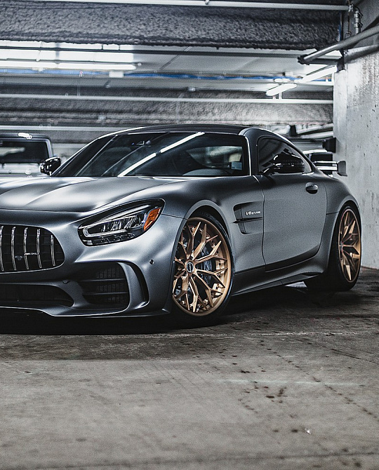Фото дисков CM6-R Сатиновая бронза на Mercedes-Benz AMG GT I