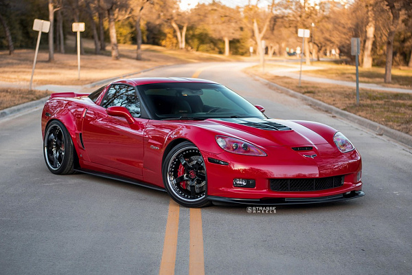 Фото дисков Strasse Wheels S5 Signature Черный глянец на Chevrolet Corvette C6