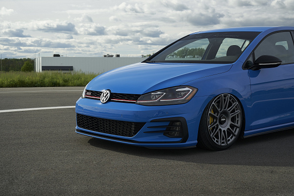 Фото дисков Rotiform OZR Матовый графит на Volkswagen Golf VII