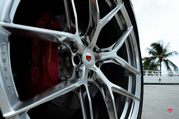 Фото дисков Vossen S21-01 Полированный лак на Ferrari GTC4Lusso