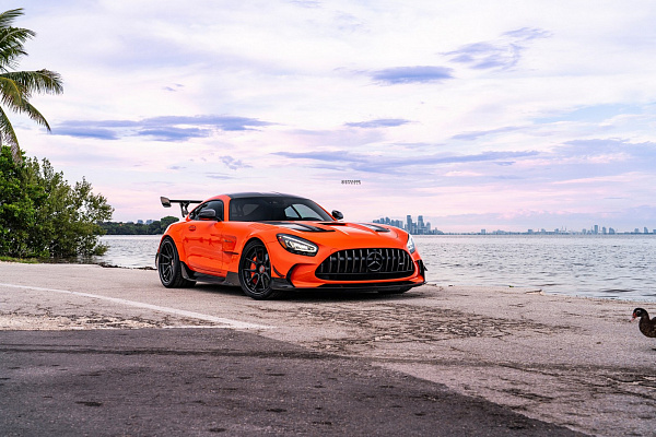 Фото дисков Strasse Wheels SV5 Deep Concave FS Черный сатин на Mercedes-Benz AMG GT I