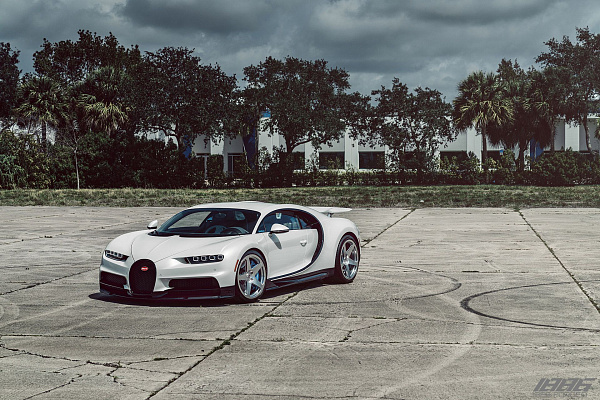 Фото дисков 1886 Wheels S005 Сатиновый лак на Bugatti Chiron