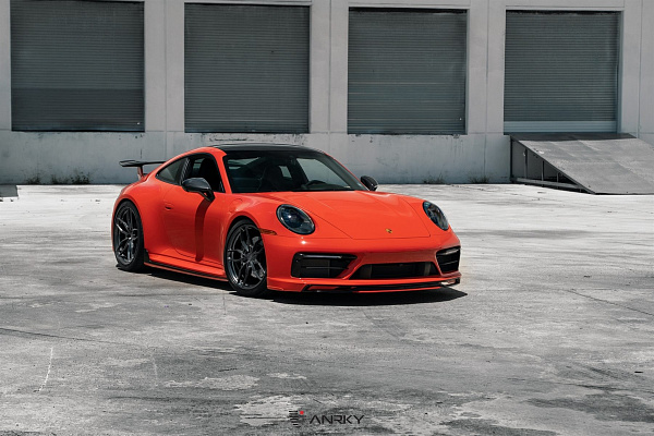 Фото дисков Anrky AN11 Глянцевый темный лак на Porsche 911 VIII