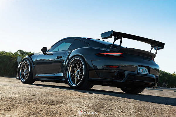 Фото дисков Anrky JDX-314 Сатиновое золото на Porsche 911 VII