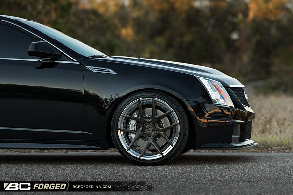 Фото дисков BC Forged HCS02 Глянцевый темный лак на Cadillac CTS II