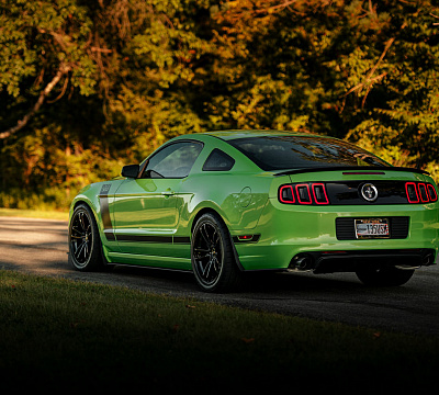Фото дисков American Racing MACH FIVE на Ford Mustang V