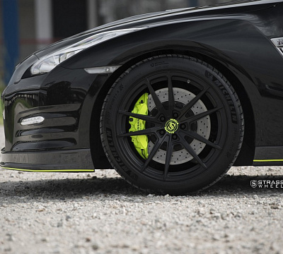 Фото дисков Strasse Wheels SV1 Deep Concave Monoblock на Nissan GT-R