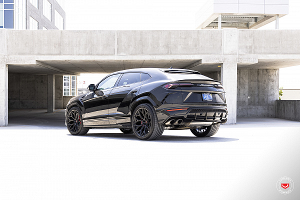 Фото дисков Vossen S17-01 Черный сатин на Lamborghini Urus