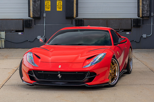 Фото дисков Brixton Forged VL2 Глянцевое темное золото на Ferrari 812