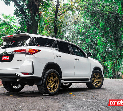 Фото дисков Vossen HF6-2 на Toyota Fortuner II