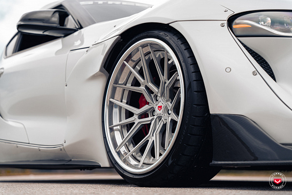 Фото дисков Vossen M-X3 (3-Piece) Глянцевый тонированный лак на Toyota Supra A90
