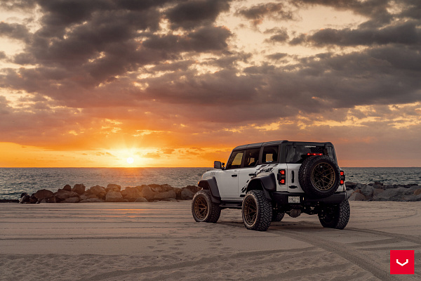 Фото дисков Vossen HFX-1 (6-Lug) Сатиновая бронза на Ford Bronco