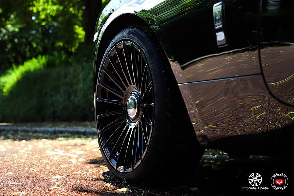 Фото дисков Vossen S17-13 Черный глянец на Rolls-Royce Wraith