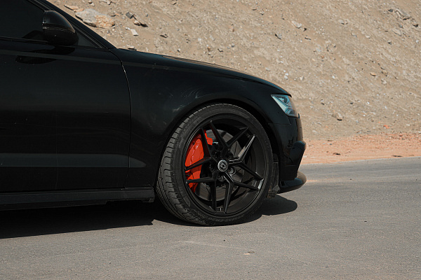 Фото дисков HRE FF11 Черный сатин на Audi A/RS 6 (C7)