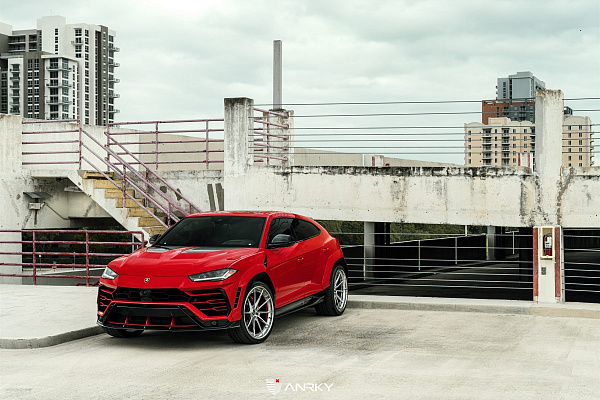 Фото дисков Anrky AN38 Полированный лак на Lamborghini Urus