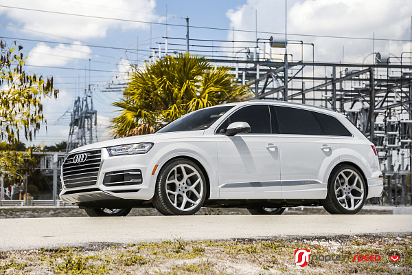 Фото дисков Vossen CG-205 Серебро на Audi Q7 (4M)