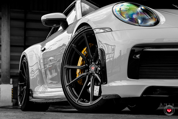 Фото дисков Vossen M-X2 Черный глянец на Porsche 911 VIII