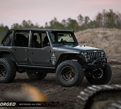 Фото дисков BC Forged LE10 // MLE10 на Jeep Wrangler III (JK)