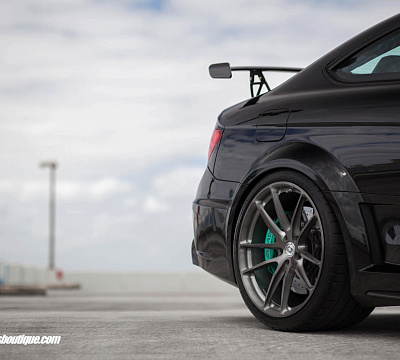 Фото дисков HRE P104 на Mercedes-Benz C-Class (W204)