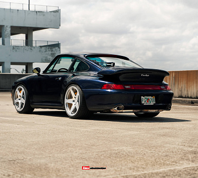 Фото дисков HRE 305M на Porsche 911 IV