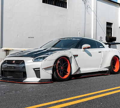 Фото дисков Strasse Wheels SV4 Deep Concave FS на Nissan GT-R