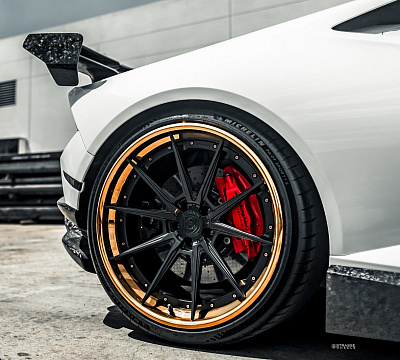 Фото дисков Strasse Wheels SV10 Deep Concave FS на Lamborghini Huracan