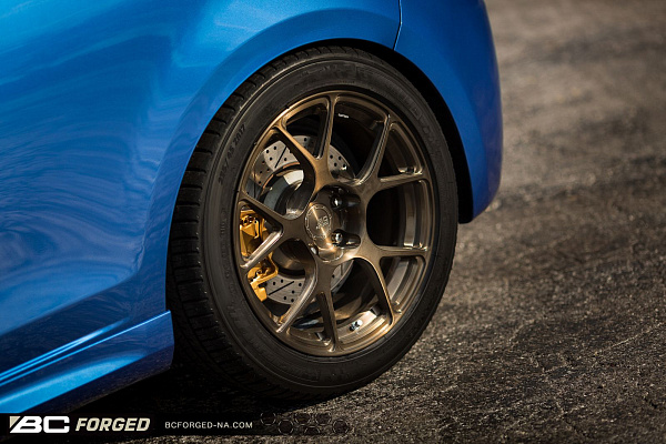 Фото дисков BC Forged RZ05 Глянцевая бронза на Volkswagen Golf VII
