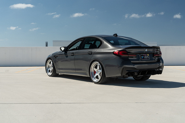Фото дисков HRE 305 Глянцевый лак на BMW 5/M5 (G30/F90)