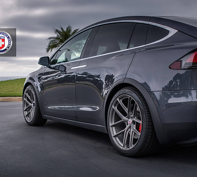 Фото дисков HRE P101SC на Tesla Model X