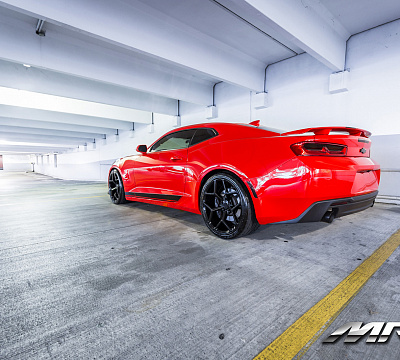 Фото дисков MRR M228 на Chevrolet Camaro VI