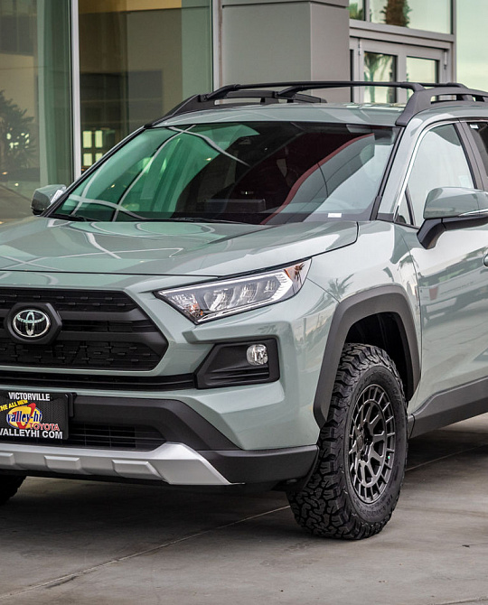 Фото дисков BOXER Сатиновый графит на Toyota RAV4 V