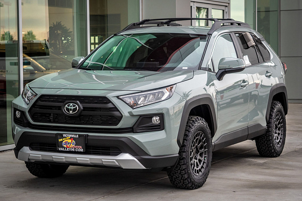 Фото дисков Black Rhino BOXER Сатиновый графит на Toyota RAV4 V