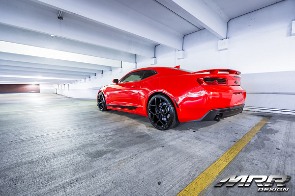 Фото дисков MRR M228 Черный глянец на Chevrolet Camaro VI