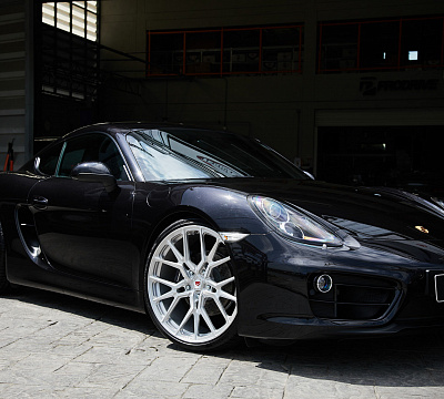 Фото дисков Vossen M-X3 на Porsche Cayman II