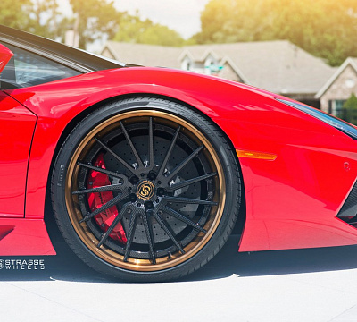 Фото дисков Strasse Wheels SV15T Deep Concave FS на Lamborghini Aventador