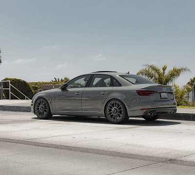 Фото дисков Rotiform OZR на Audi A/S/RS 4 (B9)
