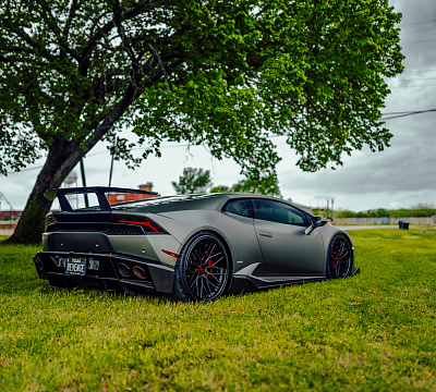 Фото дисков Strasse Wheels SV10M Deep Concave FS на Lamborghini Huracan