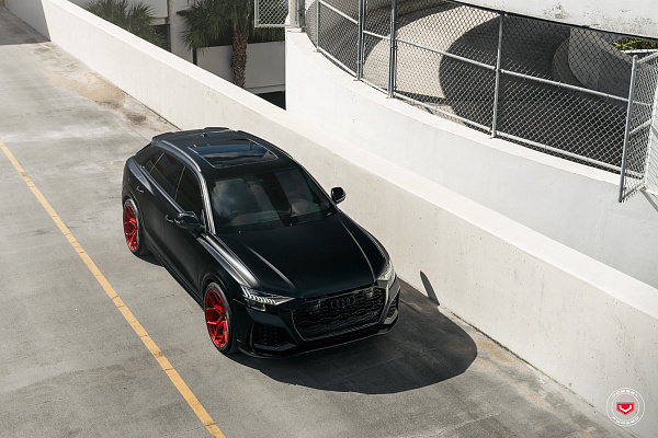 Фото дисков Vossen EVO-3 Красный глянец на Audi Q8