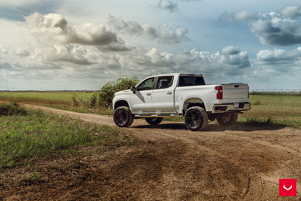 Фото дисков Vossen HF6-5 Черный глянец на Chevrolet Silverado IV