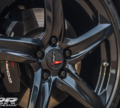Фото дисков MRR F23 на Chevrolet Corvette C8