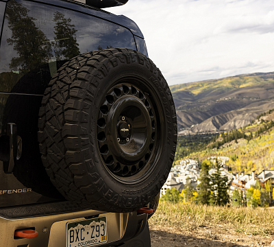 Фото дисков Rotiform STL на Land Rover Defender II