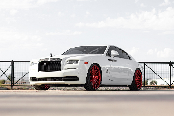 Фото дисков Savini SV75 Красный глянец на Rolls-Royce Wraith